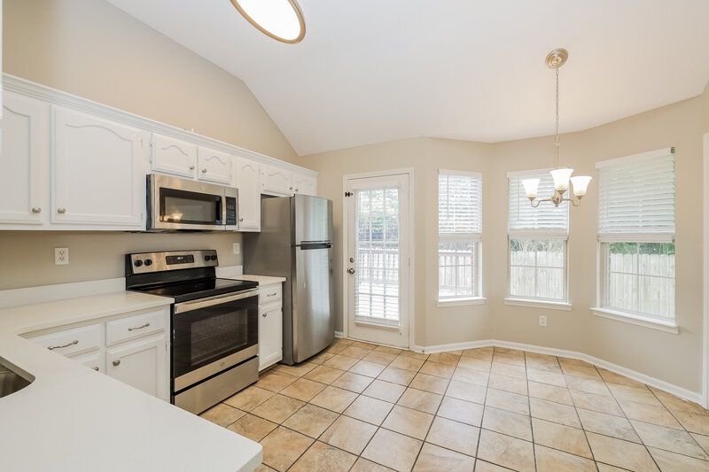 1,810/Mo, 7860 Idlebrook Cv Southaven, MS 38671 Kitchen View 2