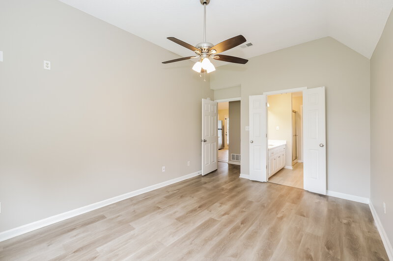 1,810/Mo, 7860 Idlebrook Cv Southaven, MS 38671 Main Bedroom View 2