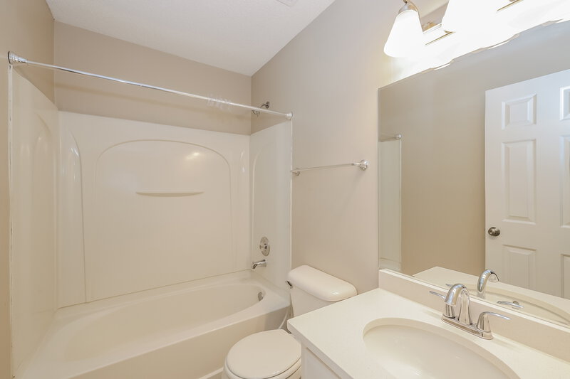 1,810/Mo, 7860 Idlebrook Cv Southaven, MS 38671 Bathroom View