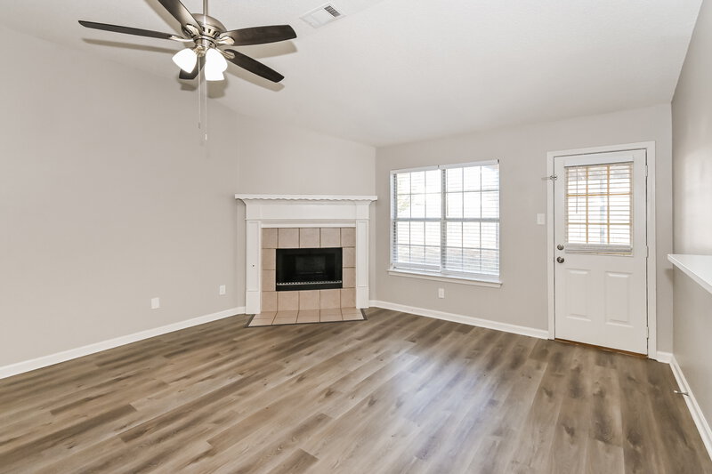 1,795/Mo, 190 Pine Ridge Ln Oakland, TN 38060 Living Room View 3
