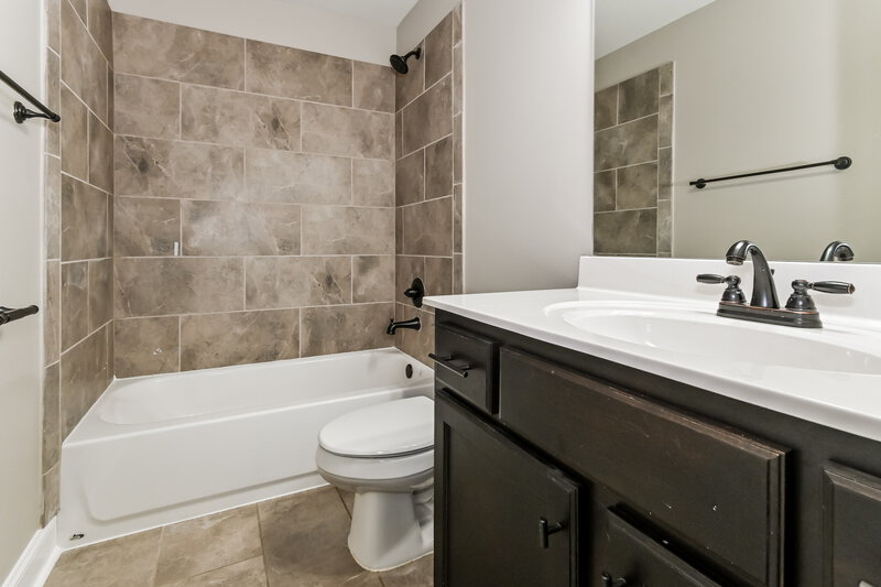 2,590/Mo, 3677 Dorrie Cir Southaven, MS 38672 Bathroom View