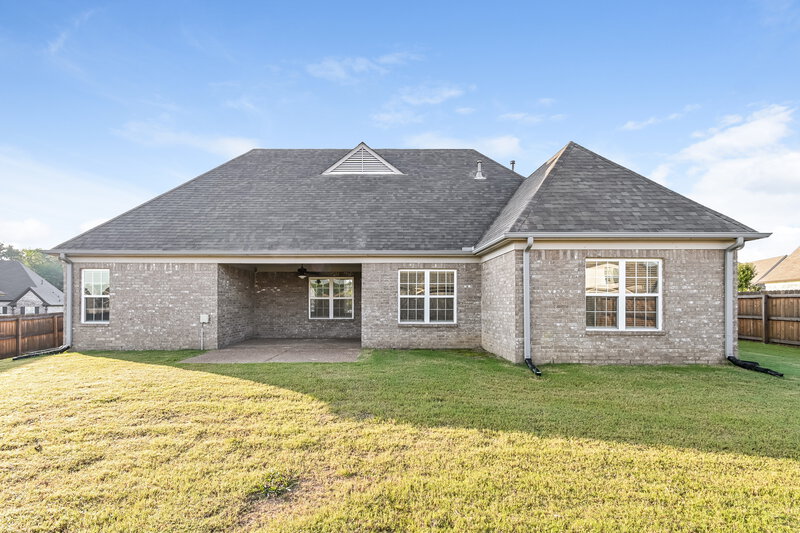 2,590/Mo, 3677 Dorrie Cir Southaven, MS 38672 Rear View