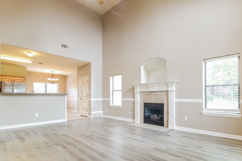 2,215/Mo, 245 Birch Springs Cv Oakland, TN 38060 Living Room View 2