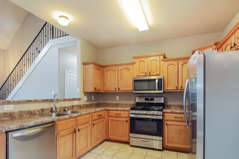 2,215/Mo, 245 Birch Springs Cv Oakland, TN 38060 Kitchen View 2