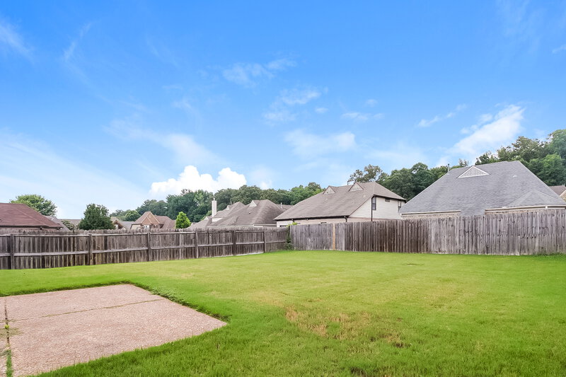 2,215/Mo, 245 Birch Springs Cv Oakland, TN 38060 Backyard View