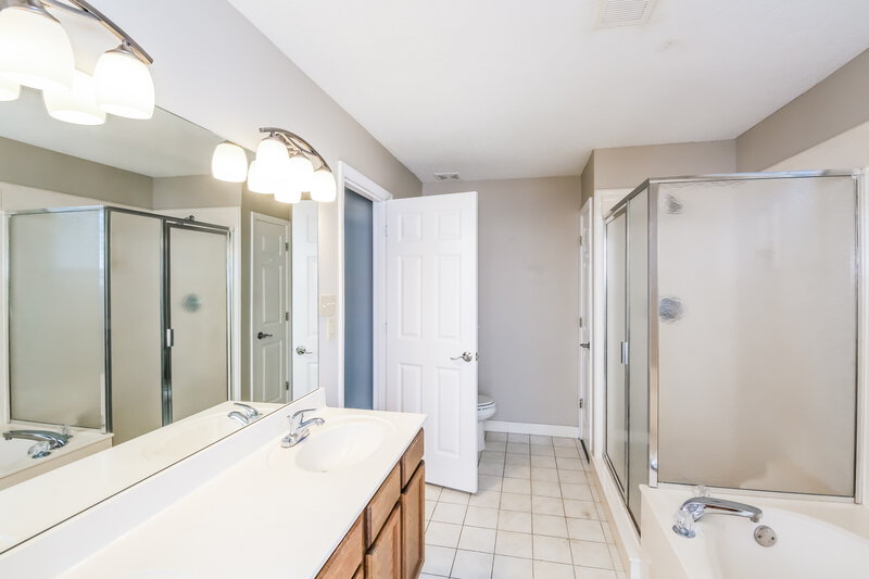 2,085/Mo, 11785 McAuley St Arlington, TN 38002 Main Bathroom View