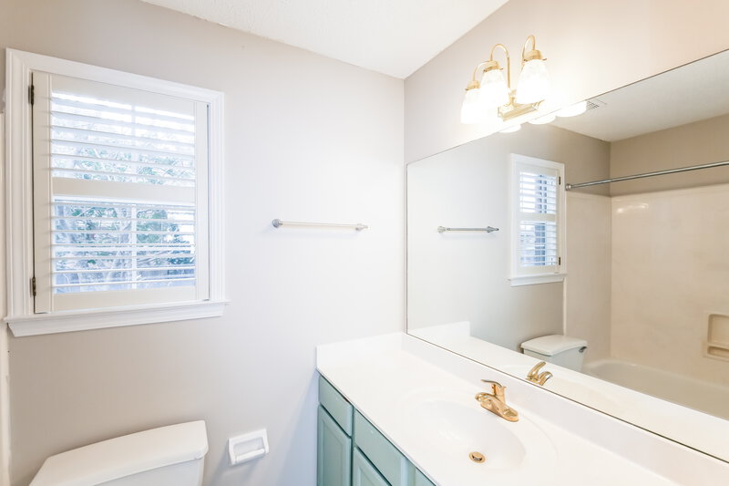 2,085/Mo, 11785 McAuley St Arlington, TN 38002 Bathroom View