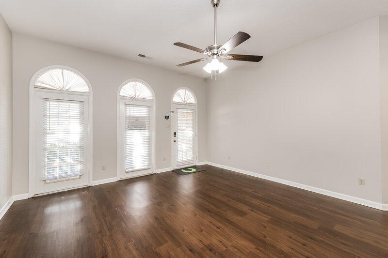 1,680/Mo, 9746 Dogwood Mnr N Olive Branch, MS 38654 Living Room View 2