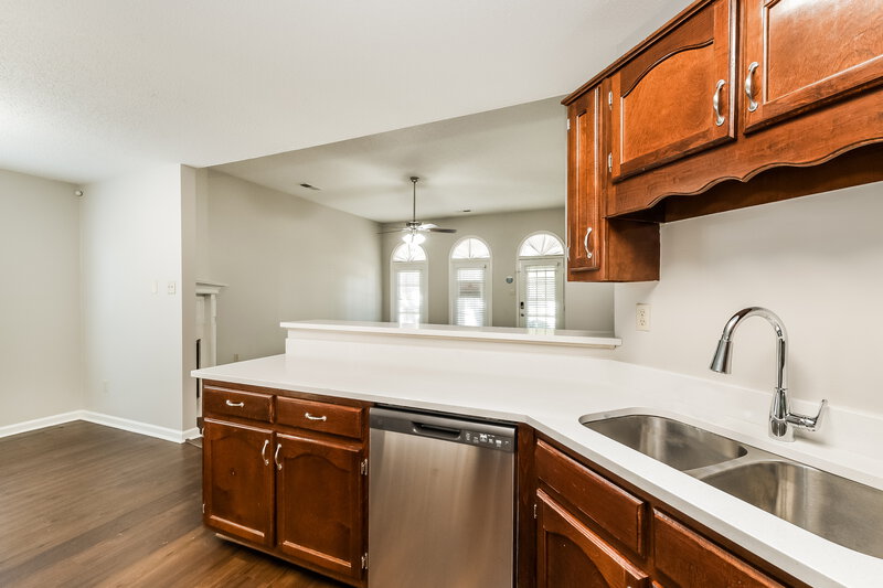 1,680/Mo, 9746 Dogwood Mnr N Olive Branch, MS 38654 Kitchen View 2