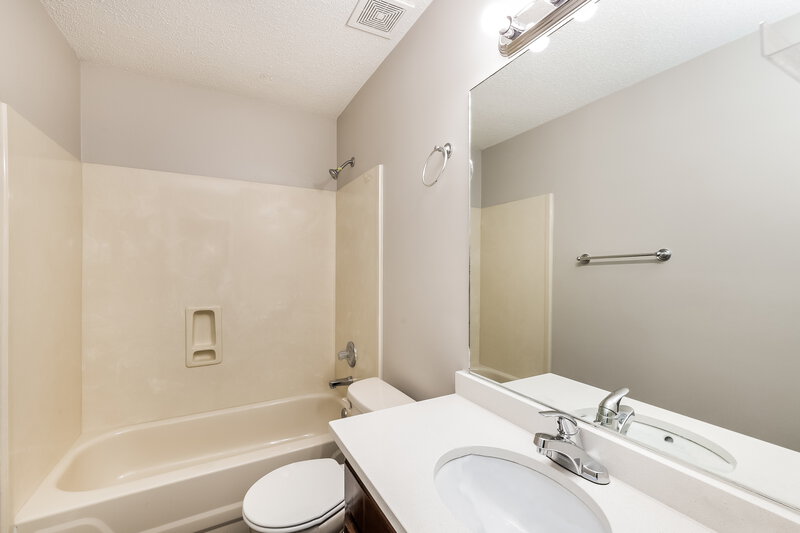 1,680/Mo, 9746 Dogwood Mnr N Olive Branch, MS 38654 Bathroom View