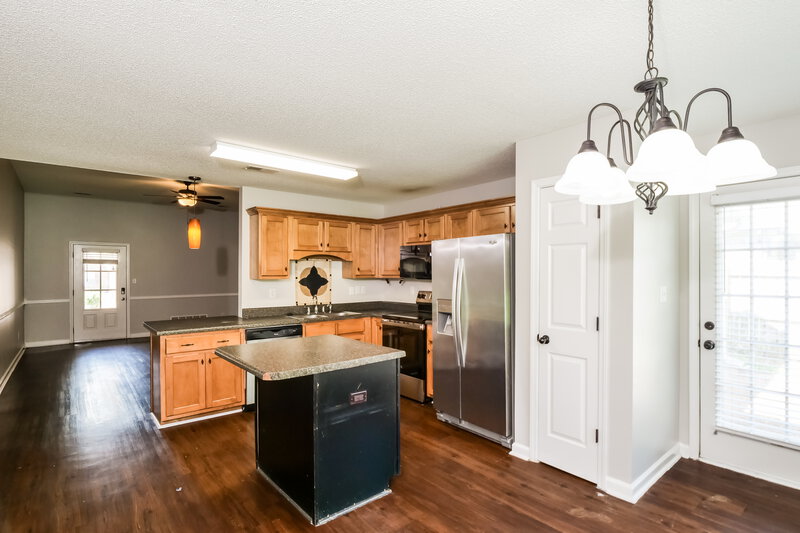 2,195/Mo, 4234 Markston Dr Southaven, MS 38672 Kitchen View