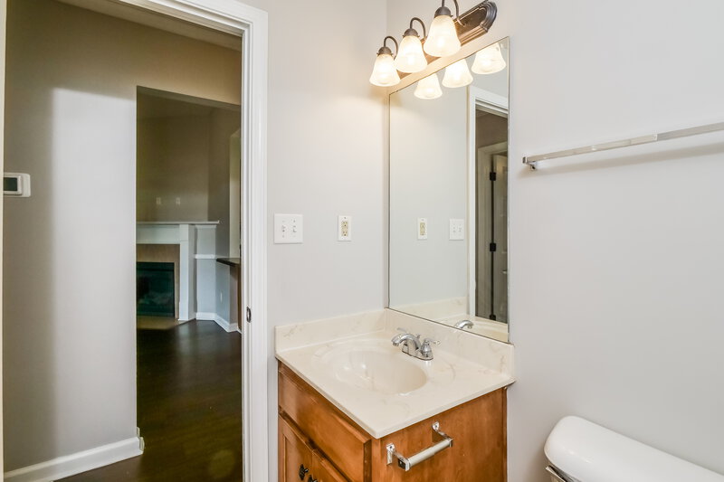 2,195/Mo, 4234 Markston Dr Southaven, MS 38672 Bathroom View 3