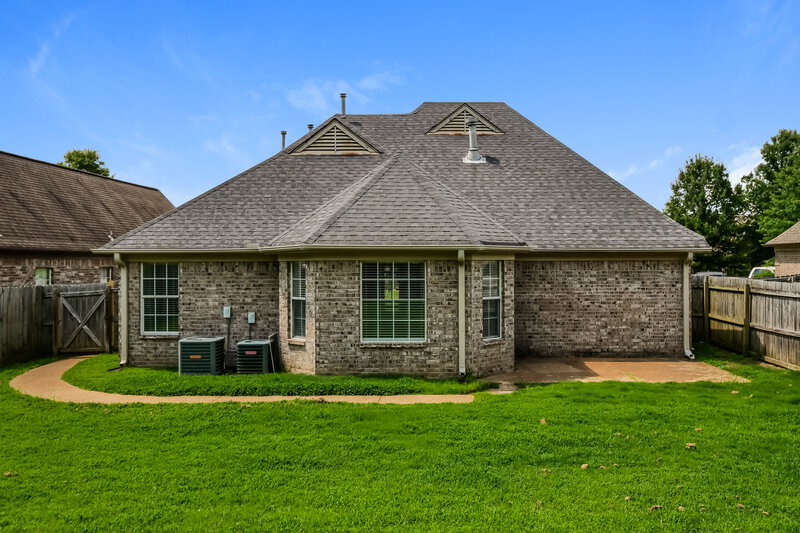 2,195/Mo, 4234 Markston Dr Southaven, MS 38672 Rear View