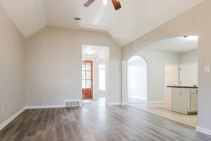 1,885/Mo, 225 Birch Springs Cv Oakland, TN 38060 Living Room View 2