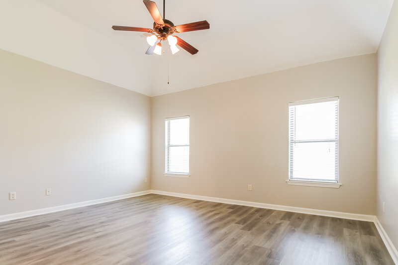 1,885/Mo, 225 Birch Springs Cv Oakland, TN 38060 Main Bedroom View