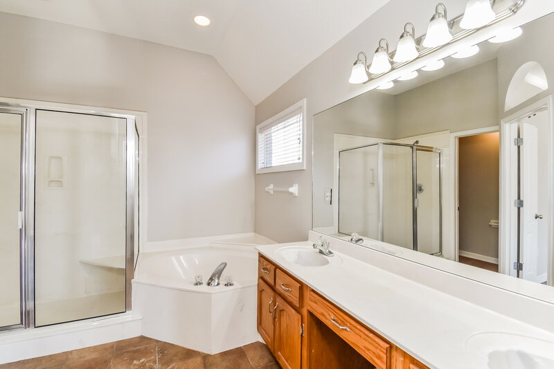 2,385/Mo, 10607 Dexter Cv Olive Branch, MS 38654 Main Bathroom View 2