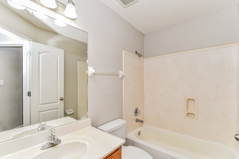 2,385/Mo, 10607 Dexter Cv Olive Branch, MS 38654 Bathroom View 2