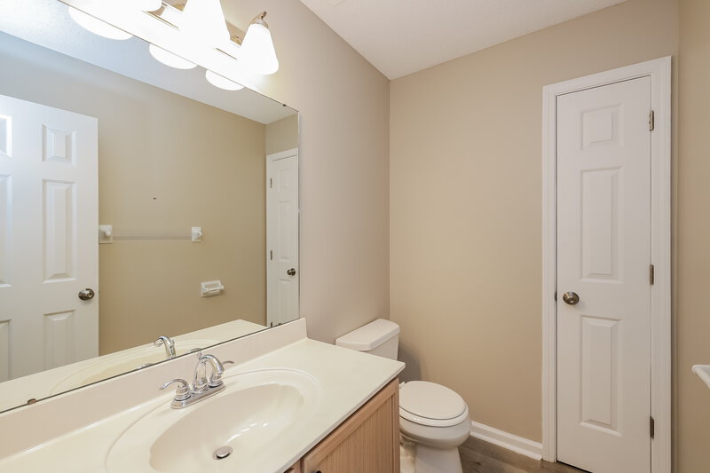 1,965/Mo, 1424 Radley Cv Cordova, TN 38016 Bathroom View
