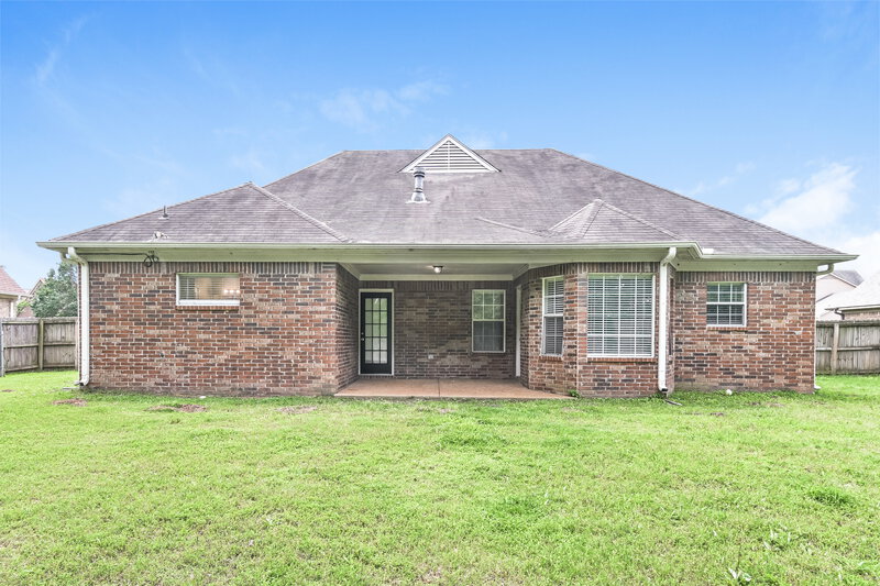 3,080/Mo, 10584 Parker Cv Olive Branch, MS 38654 Rear View