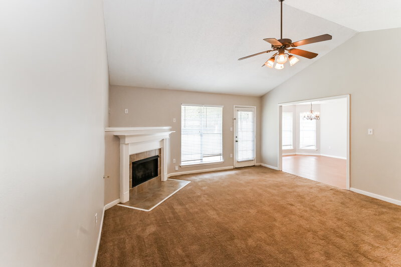 1,890/Mo, 1935 Cresent Ln Southaven, MS 38671 Living Room View 3