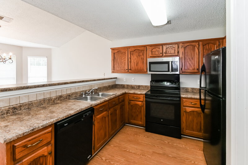 1,890/Mo, 1935 Cresent Ln Southaven, MS 38671 Kitchen View 2