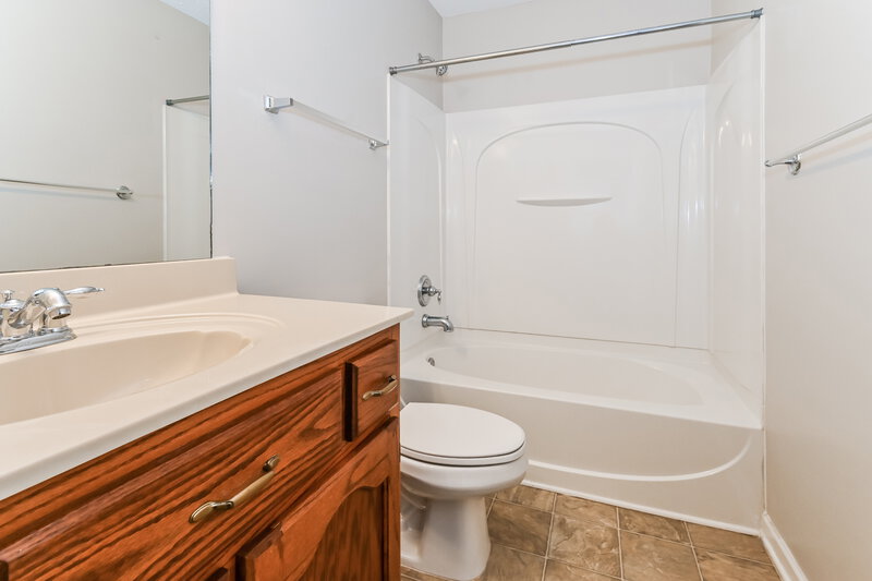 1,890/Mo, 1935 Cresent Ln Southaven, MS 38671 Bathroom View