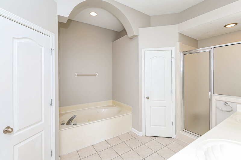 2,940/Mo, 4187 Destin Dr Olive Branch, MS 38654 Main Bathroom View