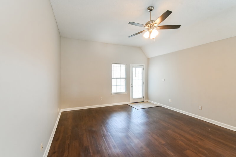 1,880/Mo, 9908 Tremont Dr Olive Branch, MS 38654 Living Room View