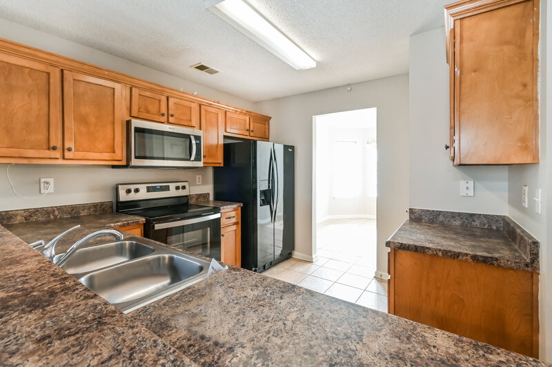 1,880/Mo, 9908 Tremont Dr Olive Branch, MS 38654 Kitchen View 2