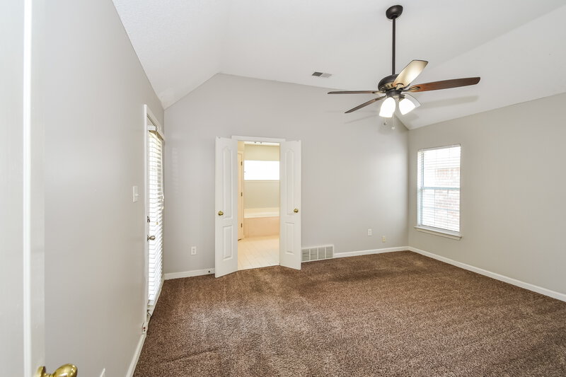 1,900/Mo, 9760 Riggin Dr Arlington, TN 38002 Main Bedroom View