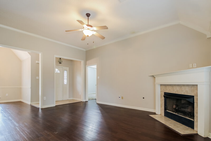 2,105/Mo, 195 Lakewood Dr Oakland, TN 38060 Living Room View