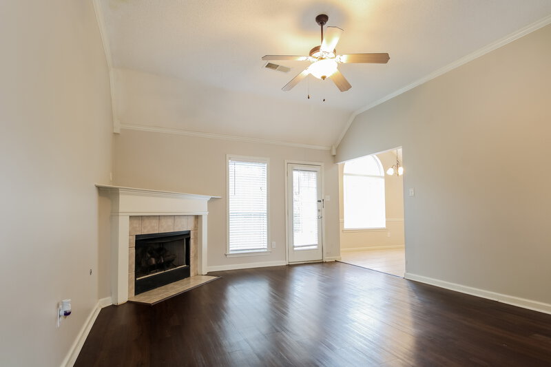 2,105/Mo, 195 Lakewood Dr Oakland, TN 38060 Living Room View 2