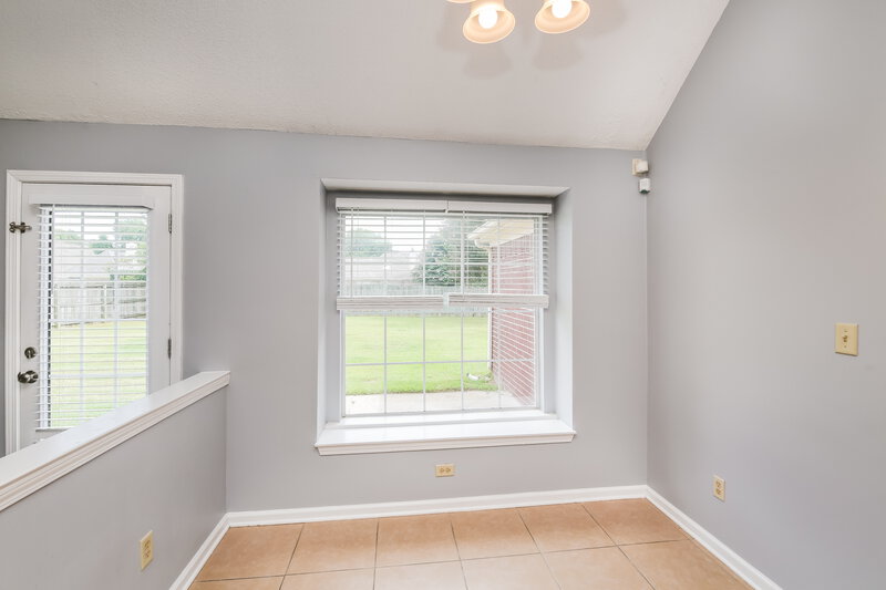 2,400/Mo, 11203 Cashmere Wood Dr Arlington, TN 38002 Breakfast Nook View