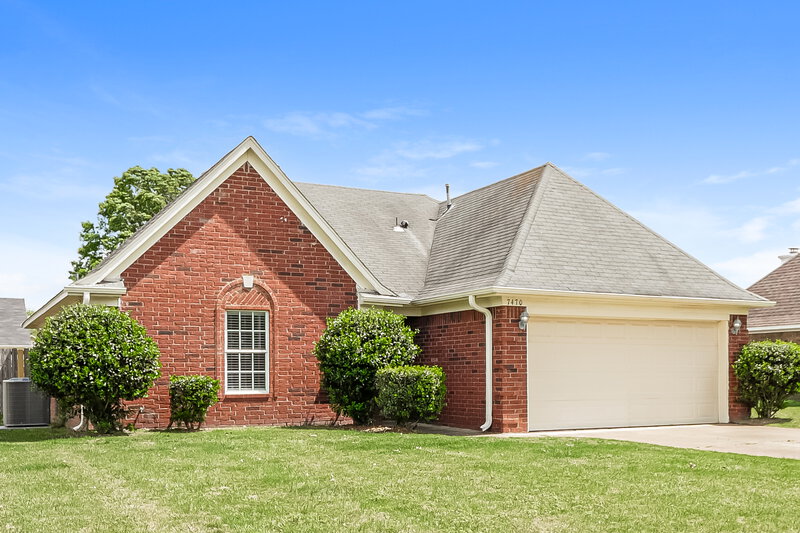 1,735/Mo, 7470 Jennifer Dr Horn Lake, MS 38637 Front View