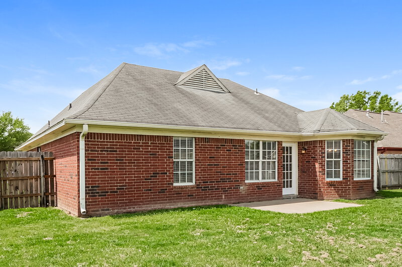 1,735/Mo, 7470 Jennifer Dr Horn Lake, MS 38637 Rear View 2