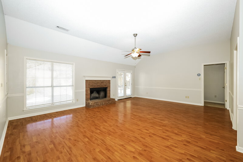 1,755/Mo, 6604 Millgrove Park Dr Bartlett, TN 38135 Living Room View 2