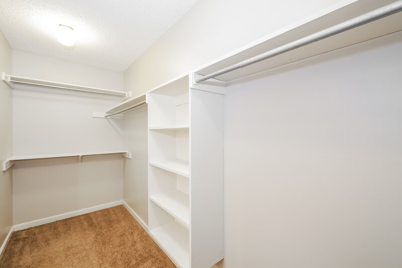 1,755/Mo, 6604 Millgrove Park Dr Bartlett, TN 38135 Walk In Closet View