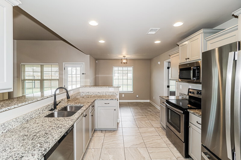 2,310/Mo, 3568 Marion Ln Southaven, MS 38672 Kitchen View 2