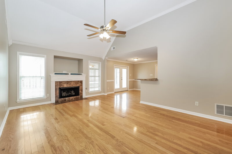 2,195/Mo, 65 Caitlyn Geneva Cv Oakland, TN 38060 Living Room View