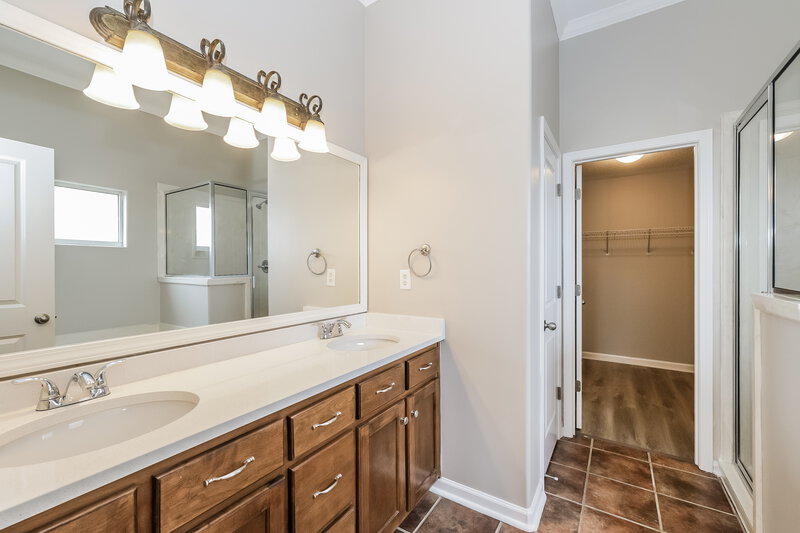 2,195/Mo, 65 Caitlyn Geneva Cv Oakland, TN 38060 Main Bathroom View