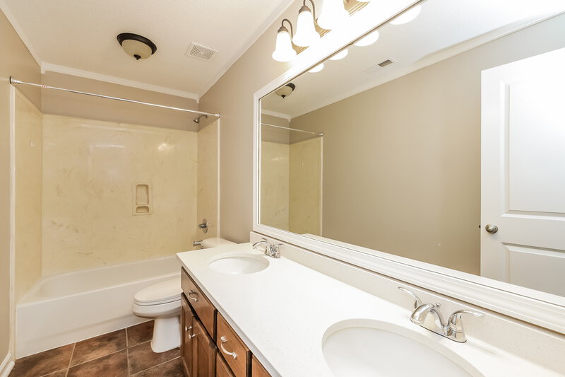 2,195/Mo, 65 Caitlyn Geneva Cv Oakland, TN 38060 Bathroom View