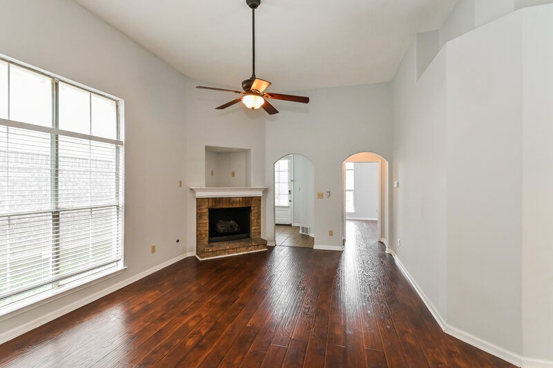 1,970/Mo, 7941 Carmen Cv Memphis, TN 38125 Living Room View