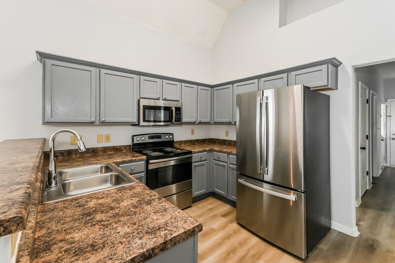 1,970/Mo, 7941 Carmen Cv Memphis, TN 38125 Kitchen View