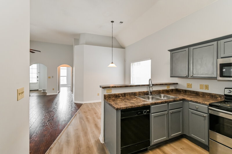 1,970/Mo, 7941 Carmen Cv Memphis, TN 38125 Kitchen View 2