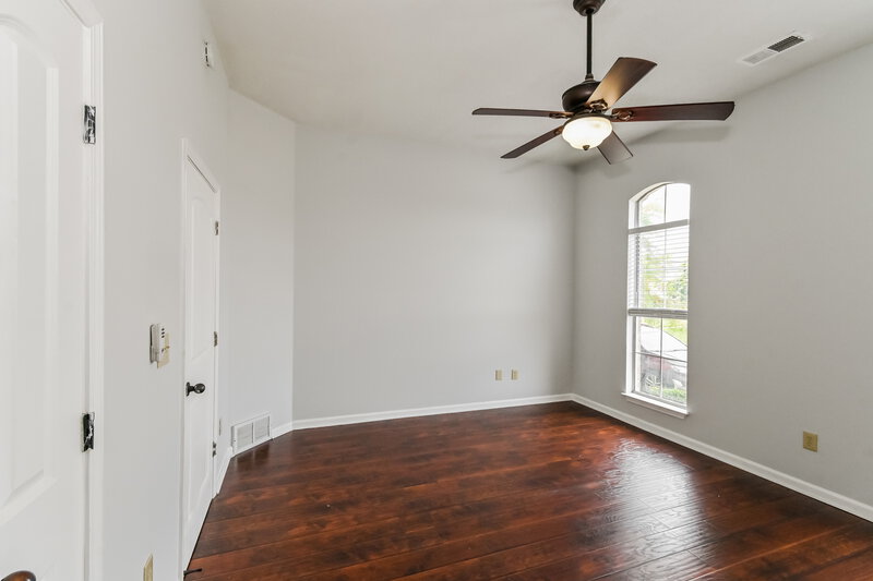1,970/Mo, 7941 Carmen Cv Memphis, TN 38125 Main Bedroom View 2