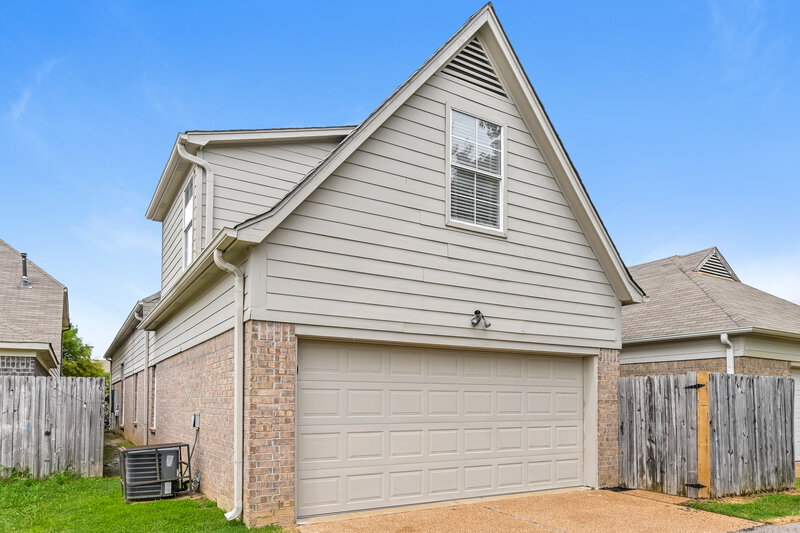 1,970/Mo, 7941 Carmen Cv Memphis, TN 38125 Rear View