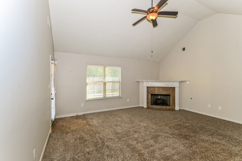 1,870/Mo, 1349 Shetland Dr Southaven, MS 38671 Living Room View 2