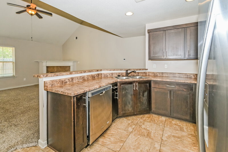 1,870/Mo, 1349 Shetland Dr Southaven, MS 38671 Kitchen View 3