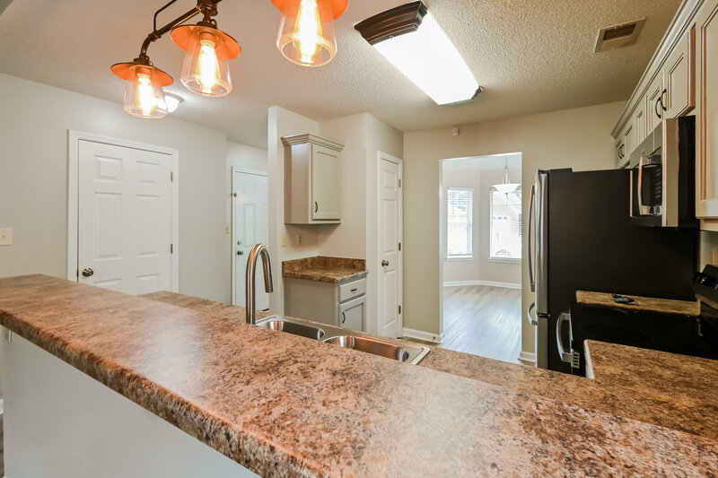1,960/Mo, 8262 Regal Bend Dr Olive Branch, MS 38654 Kitchen View