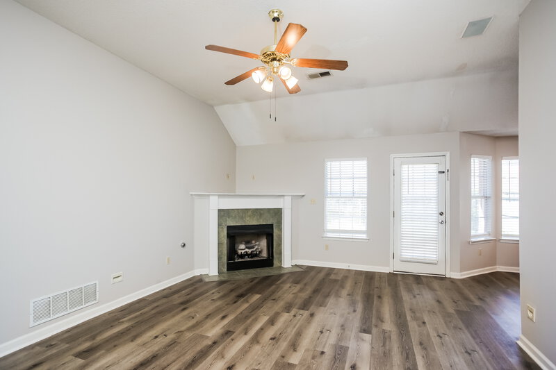 2,580/Mo, 8459 Cross Point Dr Olive Branch, MS 38654 Living Room View